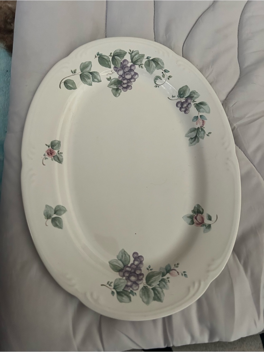 Pfaltzgraff Cream Platter with Purple Grape and Green Leaf Motif